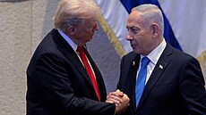 Americký prezident Donald Trump a izraelský premiér Benjamin Netanjahu (13....