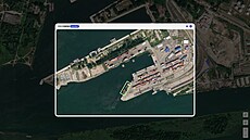 Jedno z plavidel ruské stínové flotily v Sevastopolu na okupovaném Krymu