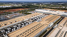 Datové centrum spolenosti Amazon Web Services (AWS) v Manassasu ve stát...