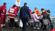 Dobrovolníci se úastní evakuaního cviení pro pípad vojenského konfliktu ve...