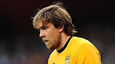 Faerský branká Gunnar Nielsen pi svém jediném startu za Manchester City.