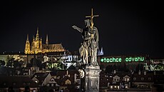 Na Praském hrad se rozsvítil zelený nápis u píleitosti Svtového dne...
