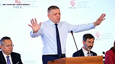 Nae politika neme být o homosexuálech, vysvtlil Fico, pro vylouili Smr.