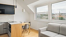 Výhled z oken patí k velkým benefitm bytu.