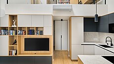 Interiér dostal zcela nový charakter díky kombinaci edých odstín, dubového...