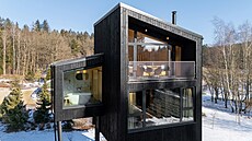 Propojení interiéru s exteriérem je umocnné peliv navrenými okny pro domy...