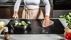 Tradin je pro varné desky nebezpená vysypaná sl, sklenný povrch snadno...