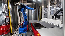 Robotické rameno ve skladu ve Vídni.