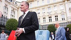 �estný prezident strany Motoristé sob� Filip Turek  slaví �ty�icátiny. (18....