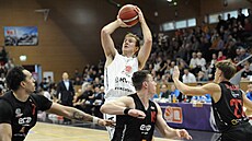 Ryan Moffatt z Pardubic stílí na nymburský ko.