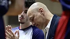 Jan Pavlík b�hem time outu brn�nského klubu