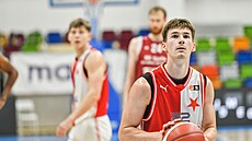 Radovan Mrázek ze Slavie pi trestném hodu