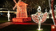 Ji� po �tvrté rozsvítí b�eh Vltavy sv�telný park, tentokrát pod titulem Srdce...