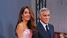 George Clooney a jeho man�elka Amal v Londýn� (10. �íjna 2025)