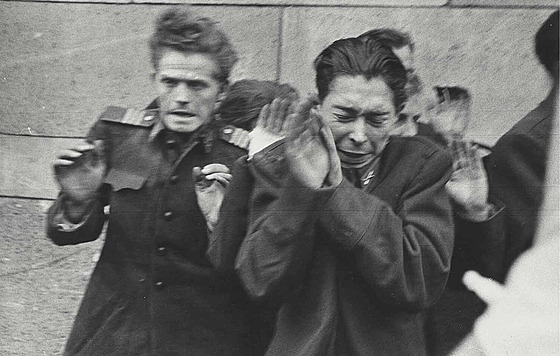 Poprava tajných policist bhem maarské revoluce (30. íjna 1956)