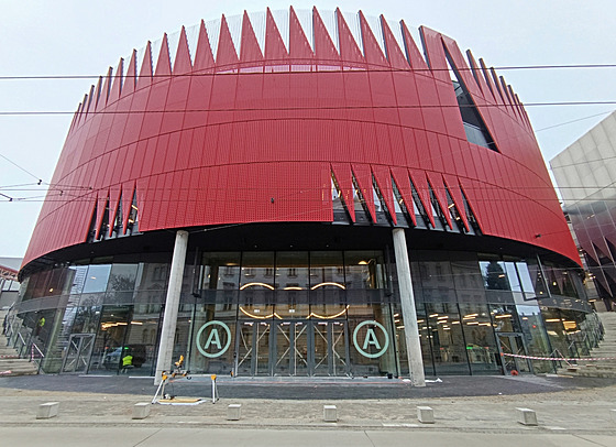 Sobotní slavnostní otev�ení Horácké arény, 2,5hodinový kulturní program Vítej, Aréno, budou moct sledovat na velkoplo�né projekci i diváci p�ed halou.