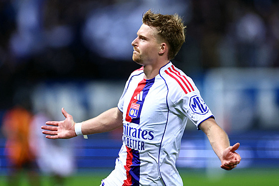 Pavel ulc v rái. Proti Paris FC skórval dvakrát bhem sedmi minut.