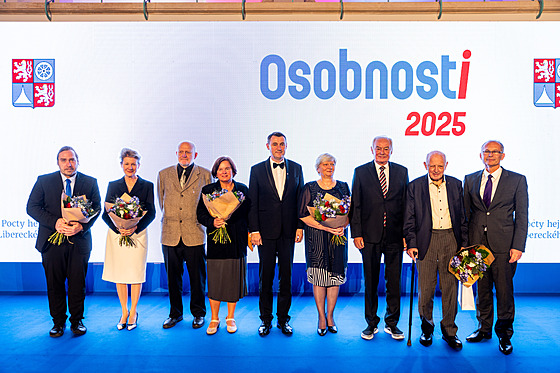 Na fotografii zleva ocenní Tomá Cidlina, vnuka Sandra Tancibudková, která...