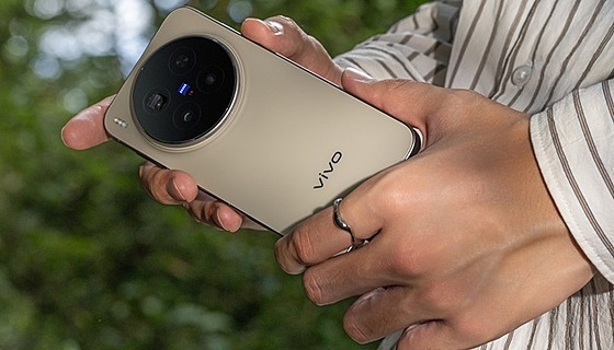 vivo X300. Chytrý telefon, kde se setkává elegantní design se pikovým výkonem...