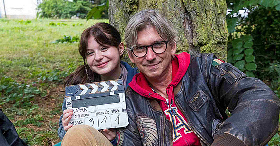 Sophia �porclová a Ji�í Strach p�i natá�ení filmu Máma