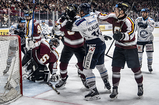 ONLINE: Po týdnu opět proti sobě. Vítkovice v dohrávce extraligy čelí Spartě