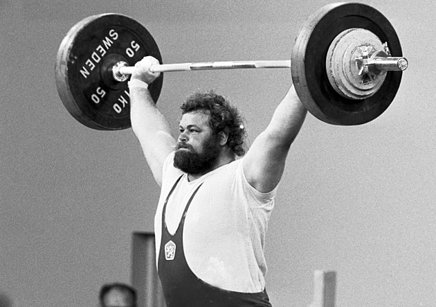 Zemřel vzpěrač Nagy. Čtvrtému muži z olympijských her v Montrealu bylo 80 let