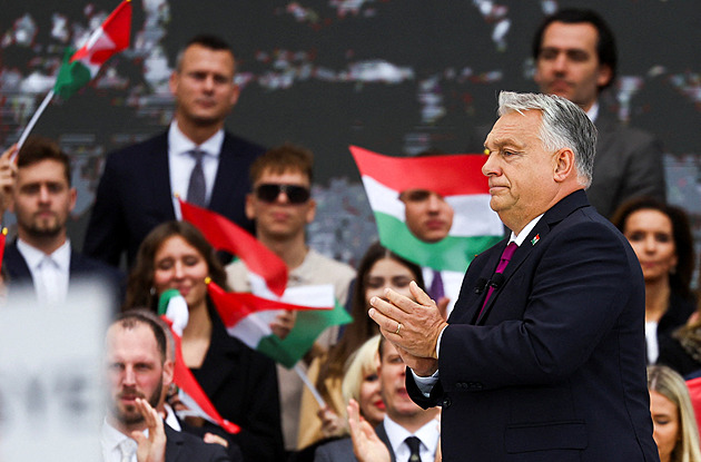 Rusové, běžte domů! Místo Trumpa a Putina dorazila do Budapešti volební kampaň