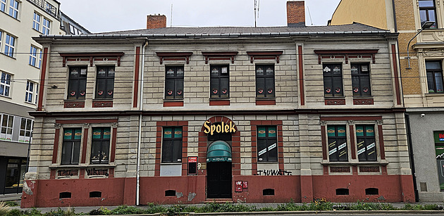 Restaurace a pivnice Spolek v centru Ostravy stále zeje prázdnou a dále chátrá....