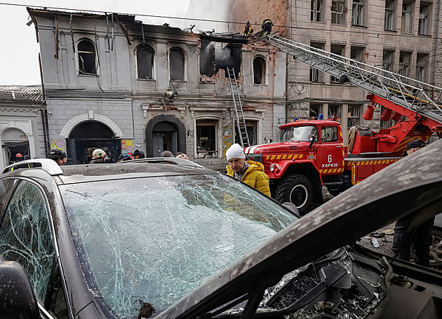 Ukrajinci hlásí po útoku na Charkov 30 zraněných, Moskva údery popírá