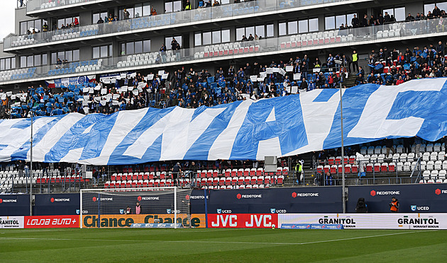 Olomouc - Slavia 0:0, hosté opět bez gólu. Domácím sudí v závěru odvolal penaltu