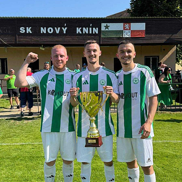 Vánoce přicházejí, bílé a zelené! Hitmakeři z Knínečku baví i vtipnou koledou