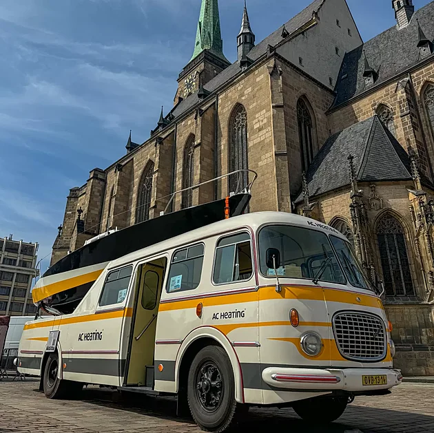 Richard Vojík se podílel na rekonstrukci unikátního autobusu koda RTO...