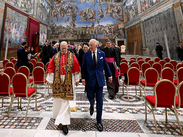Lev a Karel, papež a anglikán. Není to větší gesto jednoty Západu než řeči i Fialova kampaň?