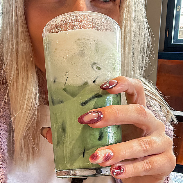 Co místo alkoholu? Zkuste o suchém únoru kombuchu či zelené nápoje