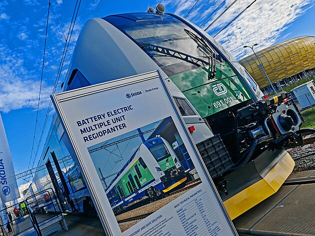 Z naten 152. dlu magaznu POZOR VLAK, veletrh TRAKO 2025