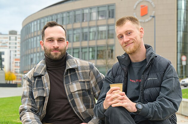 Za dokumentárním filmem Být i nebýt stojí reisér Jaroslav Beran a kameraman...