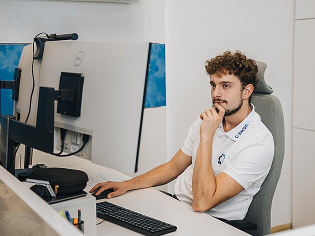 Ru vs sousedi, smog a hluk? Zavete okna, klimatizace to zvldne!