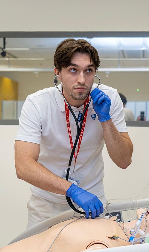 Do projektu Praktikem na zkouku se zapojil také student medicíny Marek Teleky....