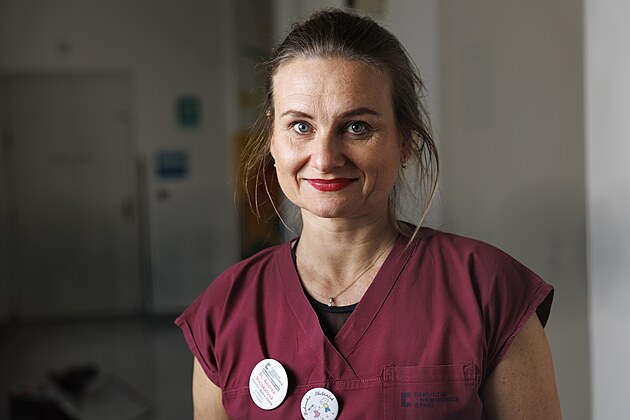 Andrea Stejskalová psobí ve Fakultní nemocnici Brno jako staniní sestra...