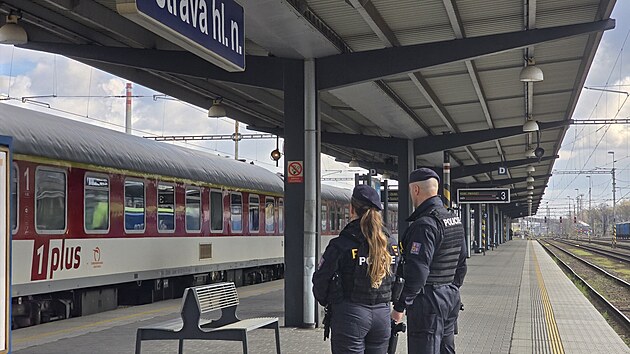 Anonymní telefonát hrozil, e na hlavním nádraí v Ostrav je bomba.