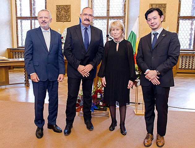 tyi osobnosti ocenil primátor Plzn u píleitosti 107. výroí vzniku...