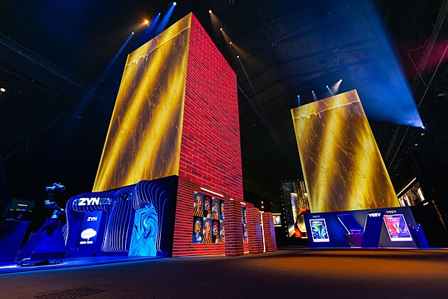 IQOS x SELETTI: Rok kreativity zavrila spolen limitovan edice a jej...