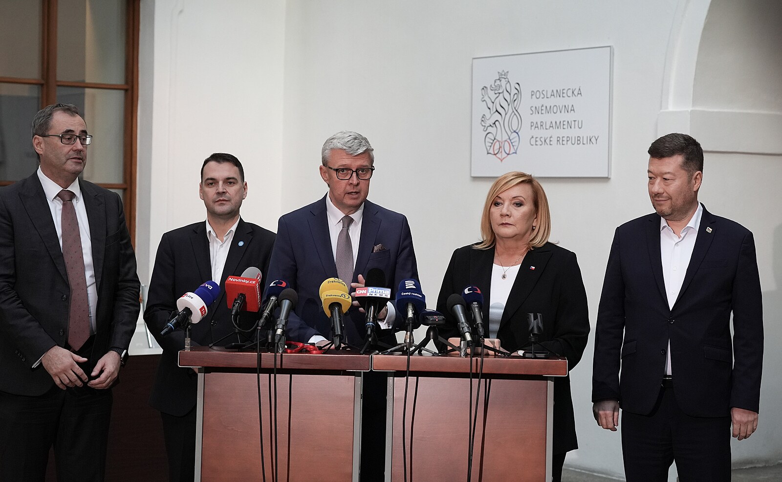 Část voličů STAN a SPOLU by podpořila menšinovou vládu ANO, říká průzkum