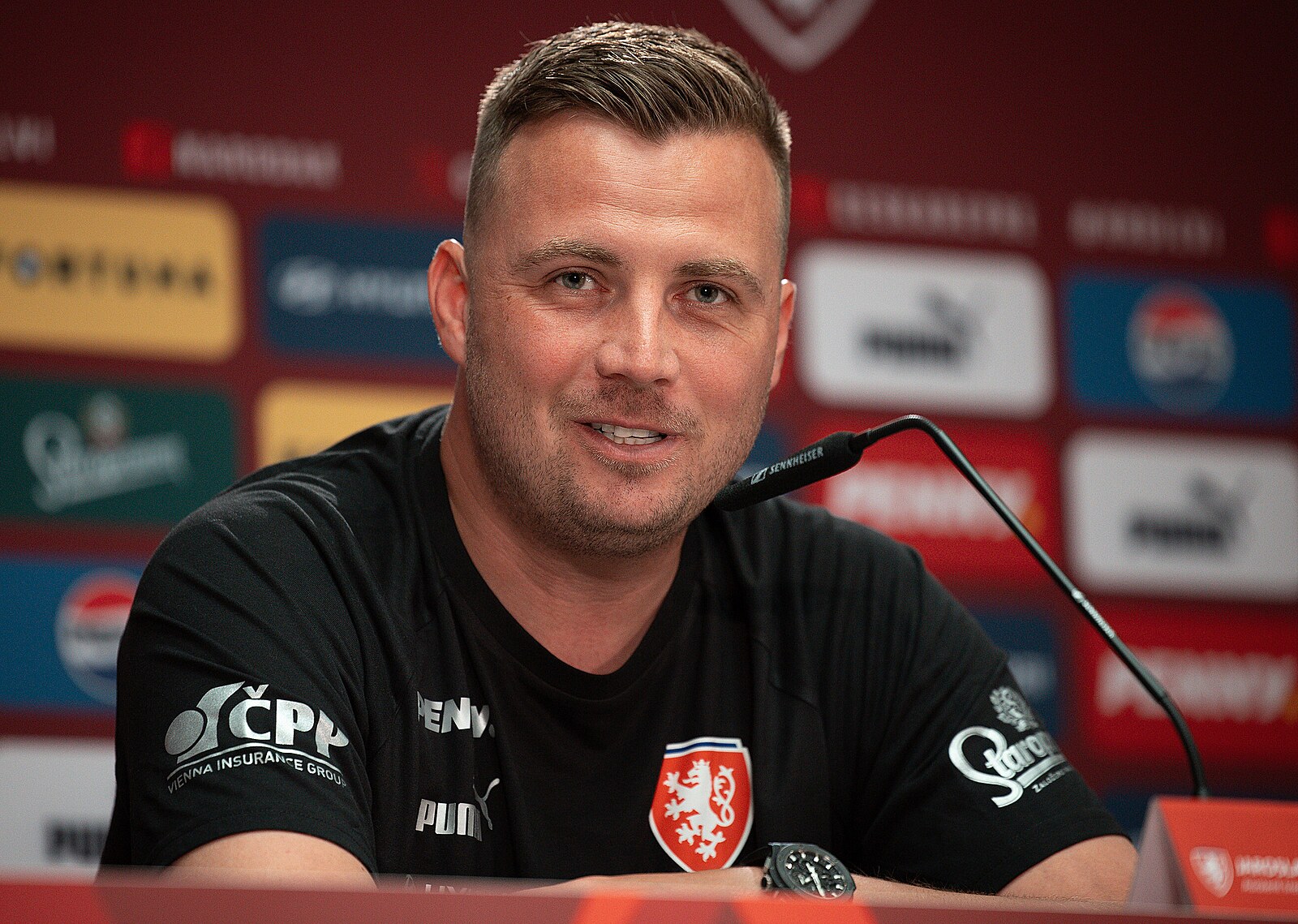 Reprezentaci vypadlo pět hráčů. Köstl povolal nováčky Chaloupka, Ladru a Daňka