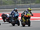 Filip Sala (12) v kvalifikaci tídy Moto2 na okruhu v Sepangu.