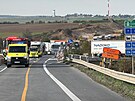 Smrteln� nehoda u obce Slan� na Kladensku uzav�ela silnici 7 (20. ��jna 2025)