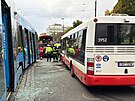 Nehoda autobusu a tramvaje na Vinohradsk ulici (21. jna 2025)