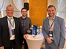 Zstupci fakulty elektrotechniky a informatiky VB-TUO, kter uspla s dvma...
