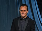 Jude Law na Academy Museum Gala v Los Angeles (18. �íjna 2025)
