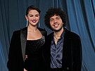 Selena Gomezová a Benny Blanco na Academy Museum Gala v Los Angeles (18. �íjna...
